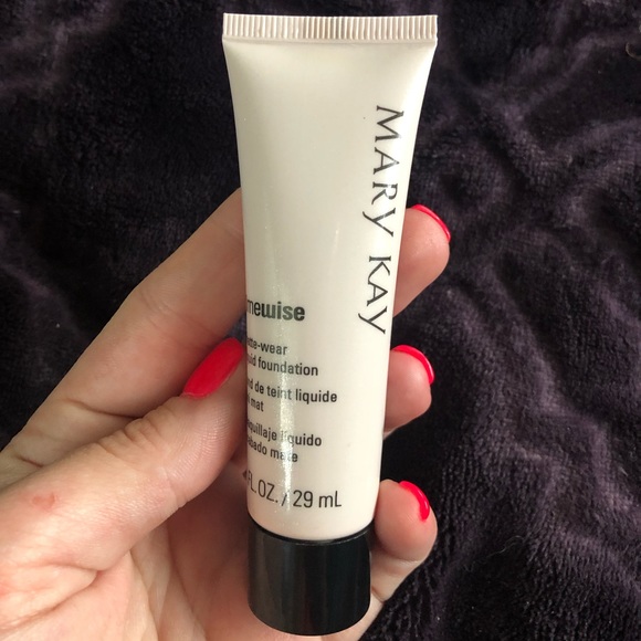 NEW Mary Kay Matte-Wear Liquid Foundation